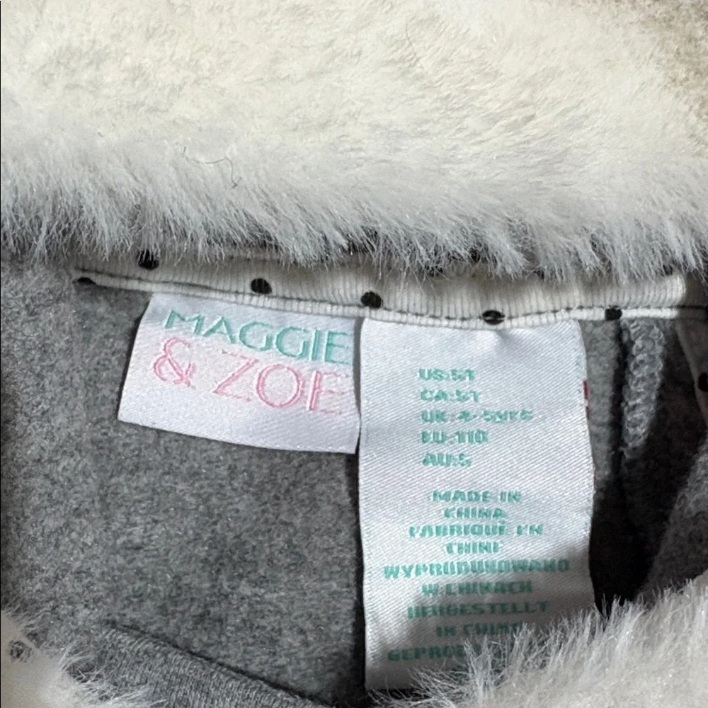 Maggie & Zoe Gray Hooded Kids Cape with Pom Poms sz 5T